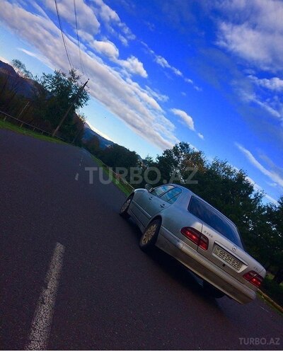 Mercedes E 220 2001, 600,000 km - 0.2 л - Astara