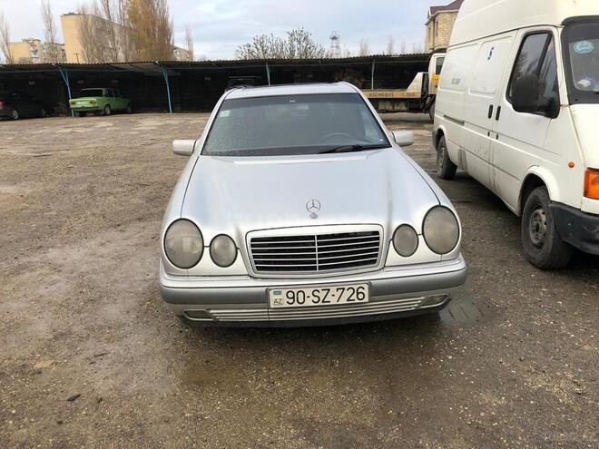 Mercedes E 220 1998, 210,000 km - 2.2 л - Bakı