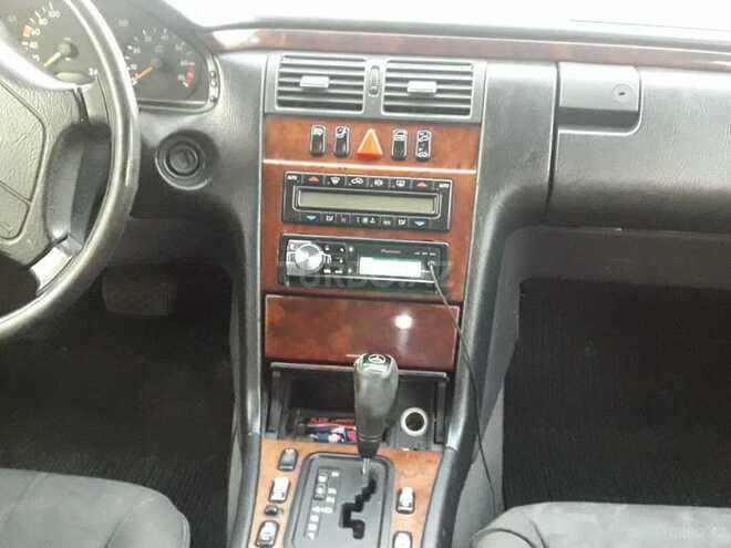 Mercedes E 240 1998, 344,820 km - 2.6 л - Bakı