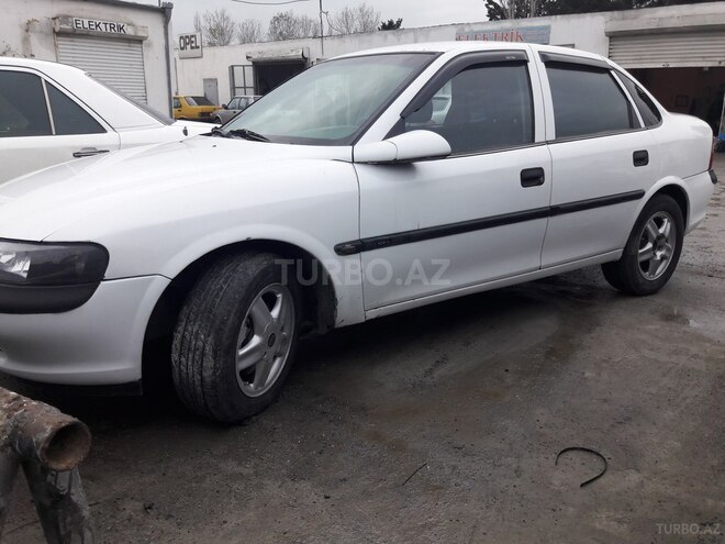 Opel Vectra 1998, 280,000 km - 2.0 л - Bakı
