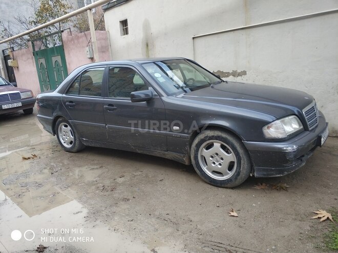 Mercedes C 220 2000, 310,200 km - 2.2 l - Xırdalan