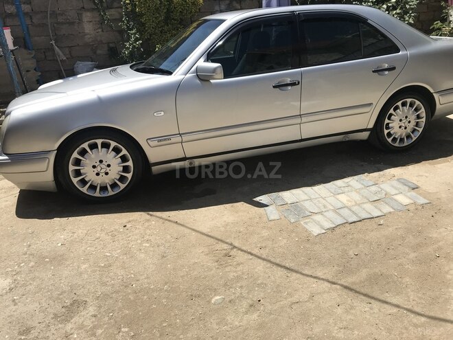 Mercedes E 240 1998, 169,384 km - 2.4 l - Bakı