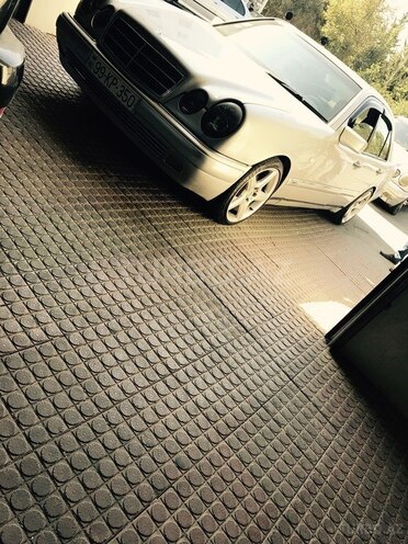Mercedes E 240 1998, 169,384 km - 2.4 l - Bakı