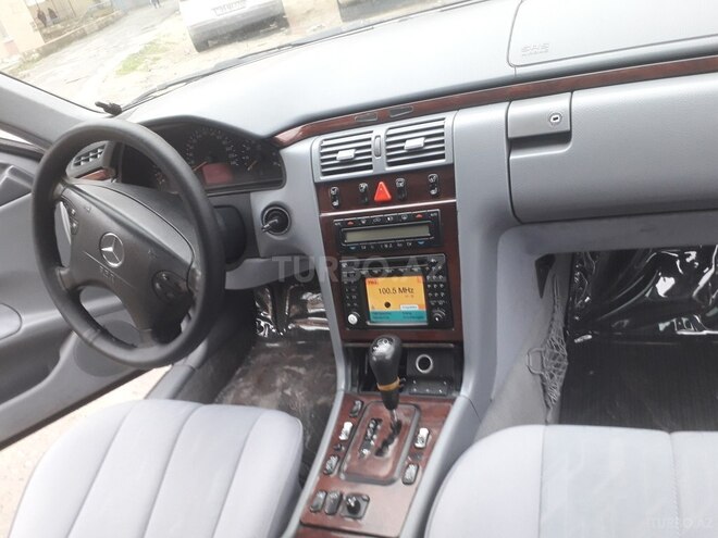 Mercedes E 240 1999, 349,000 km - 2.4 л - Bakı