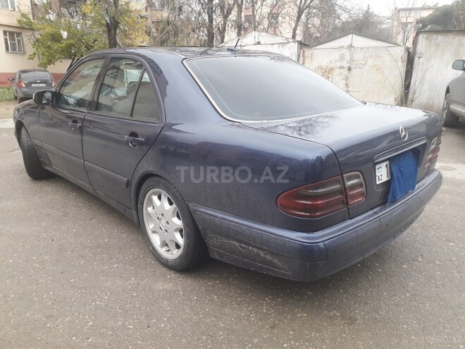 Mercedes E 240 1999, 349,000 km - 2.4 л - Bakı