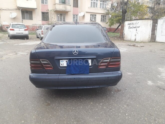 Mercedes E 240 1999, 349,000 km - 2.4 л - Bakı