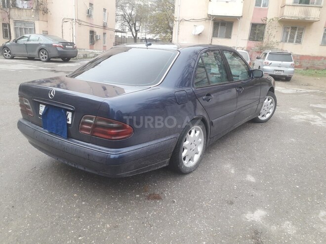 Mercedes E 240 1999, 349,000 km - 2.4 л - Bakı