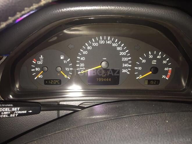 Mercedes E 240 2000, 199,944 km - 2.6 l - Masallı