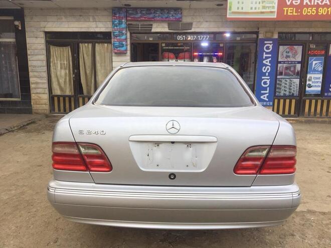 Mercedes E 240 2000, 199,944 km - 2.6 l - Masallı