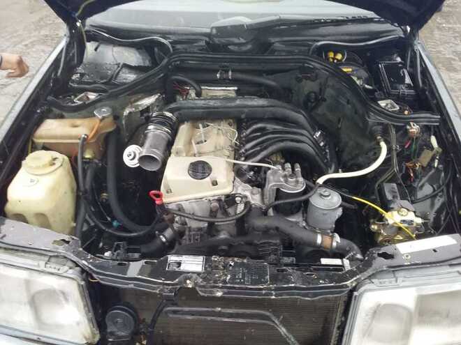 Mercedes E 250 1990, 355,744 km - 2.5 л - Bakı