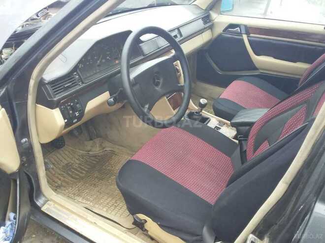Mercedes E 250 1990, 355,744 km - 2.5 л - Bakı