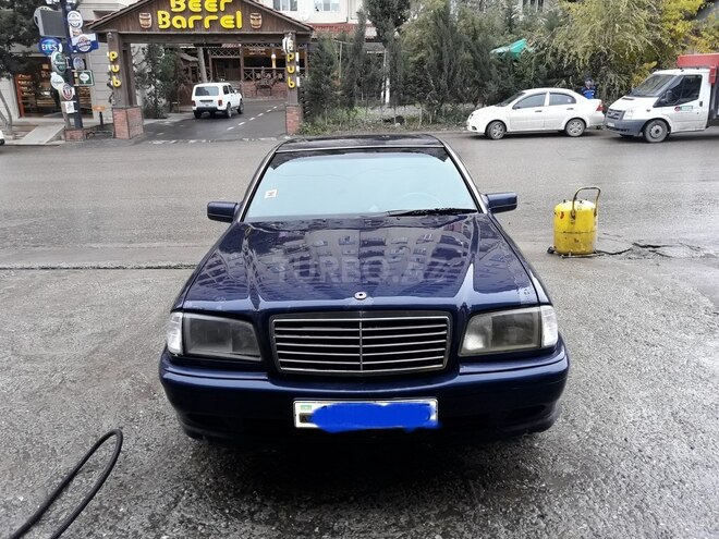 Mercedes C 200 1995, 136,000 km - 2.0 л - Bakı