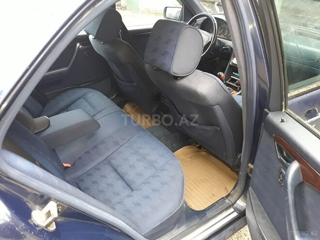 Mercedes C 200 1995, 136,000 km - 2.0 л - Bakı