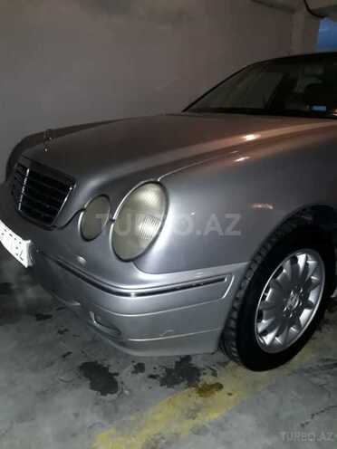 Mercedes E 220 2000, 285,650 km - 2.2 l - Bakı