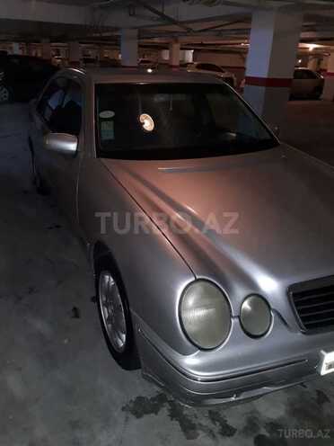 Mercedes E 220 2000, 285,650 km - 2.2 l - Bakı