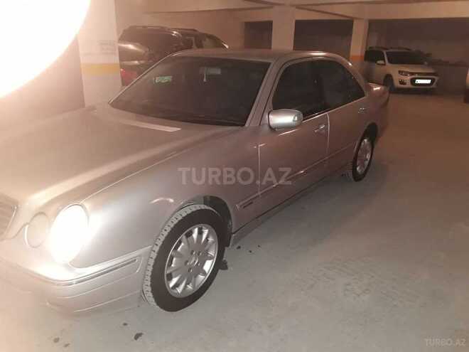 Mercedes E 220 2000, 285,650 km - 2.2 l - Bakı