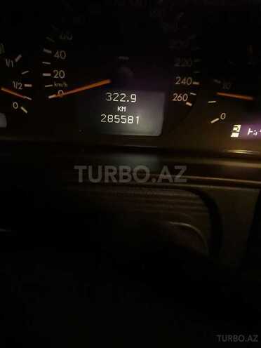 Mercedes E 220 2000, 285,650 km - 2.2 l - Bakı