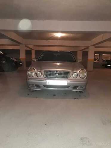 Mercedes E 220 2000, 285,650 km - 2.2 l - Bakı