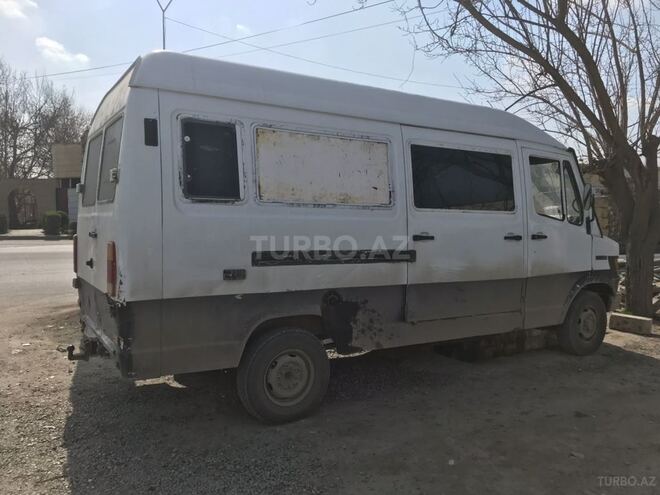 Mercedes 208 D 1994, 563,254 km - 2.4 l - Beyləqan
