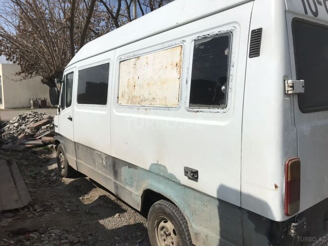 Mercedes 208 D 1994, 563,254 km - 2.4 l - Beyləqan