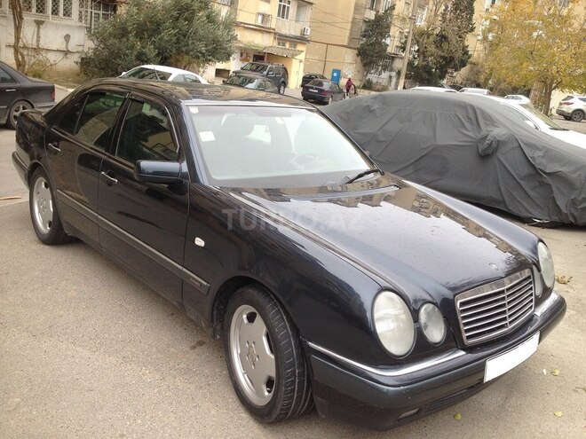 Mercedes E 240 1999, 230,000 km - 2.5 l - Sumqayıt