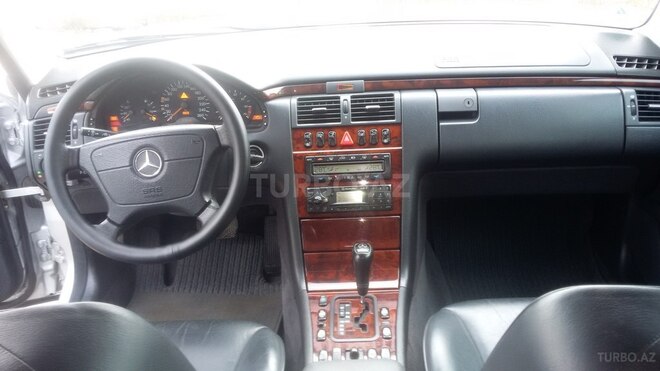 Mercedes E 280 1999, 182,000 km - 2.8 l - Bakı