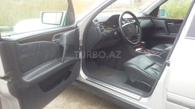 Mercedes E 280 1999, 182,000 km - 2.8 l - Bakı