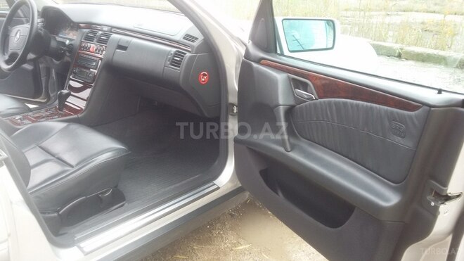 Mercedes E 280 1999, 182,000 km - 2.8 l - Bakı