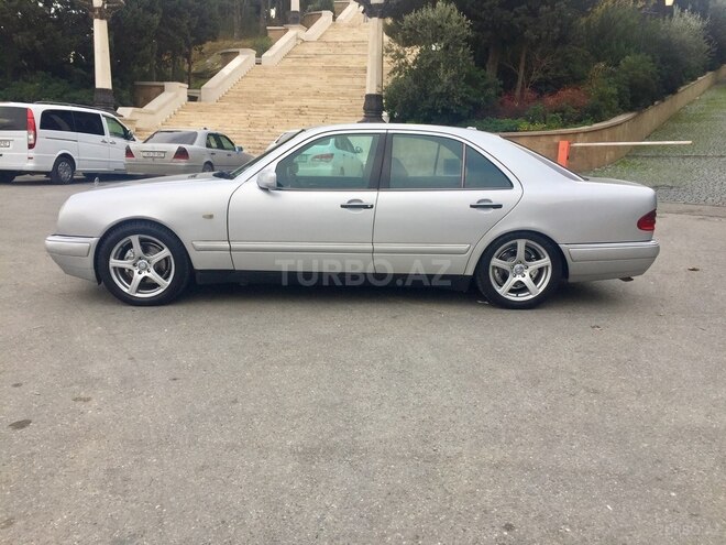 Mercedes E 240 1998, 238,456 km - 2.4 l - Bakı