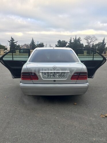 Mercedes E 240 1998, 238,456 km - 2.4 l - Bakı