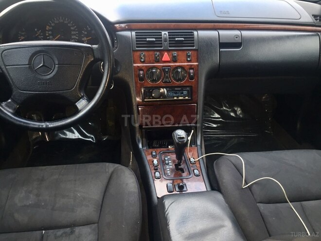 Mercedes E 240 1998, 238,456 km - 2.4 l - Bakı