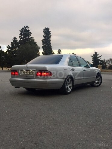 Mercedes E 240 1998, 238,456 km - 2.4 l - Bakı