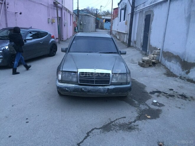 Mercedes E 300 1989, 390,621 km - 3.0 l - Bakı
