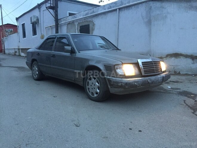 Mercedes E 300 1989, 390,621 km - 3.0 l - Bakı