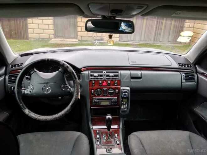 Mercedes E 220 2000, 400,102 km - 0.3 л - Qəbələ