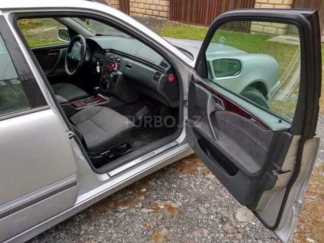 Mercedes E 220 2000, 400,102 km - 0.3 л - Qəbələ