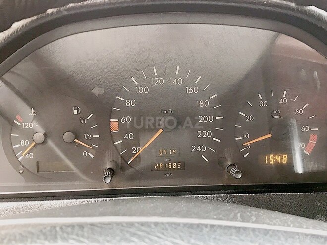 Mercedes C 220 1995, 236,000 km - 2.2 l - Bakı