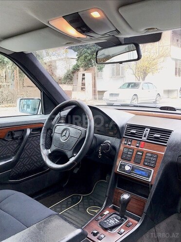 Mercedes C 220 1995, 236,000 km - 2.2 l - Bakı