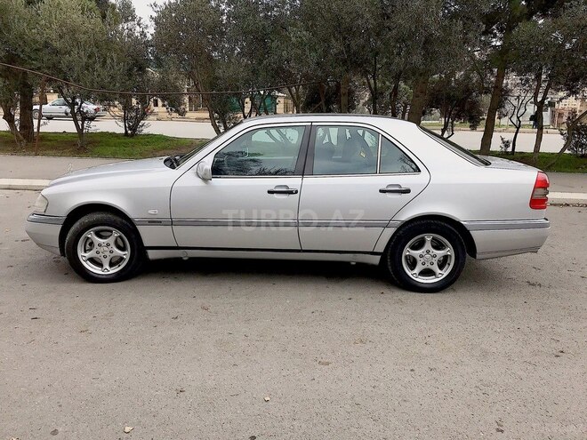 Mercedes C 220 1995, 236,000 km - 2.2 l - Bakı