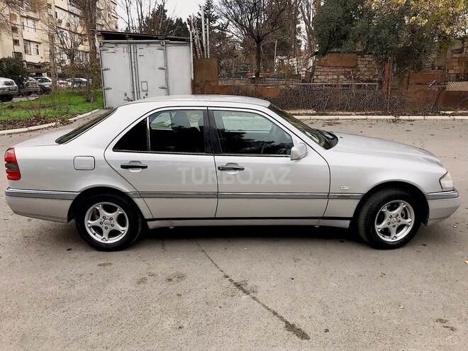 Mercedes C 220 1995, 236,000 km - 2.2 l - Bakı