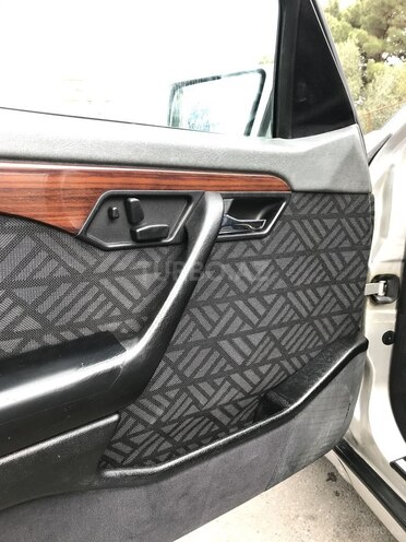 Mercedes C 220 1995, 236,000 km - 2.2 l - Bakı