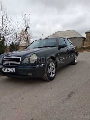 Mercedes E 230 1995, 236,128 km - 2.3 l - Bakı