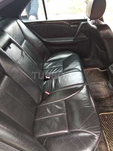Mercedes E 230 1995, 236,128 km - 2.3 l - Bakı