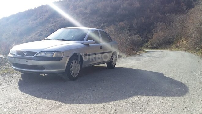 Opel Vectra 1997, 253,646 km - 2.0 л - Şəki