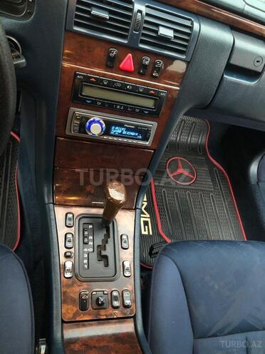 Mercedes E 220 1998, 295,000 km - 3.0 l - Bakı