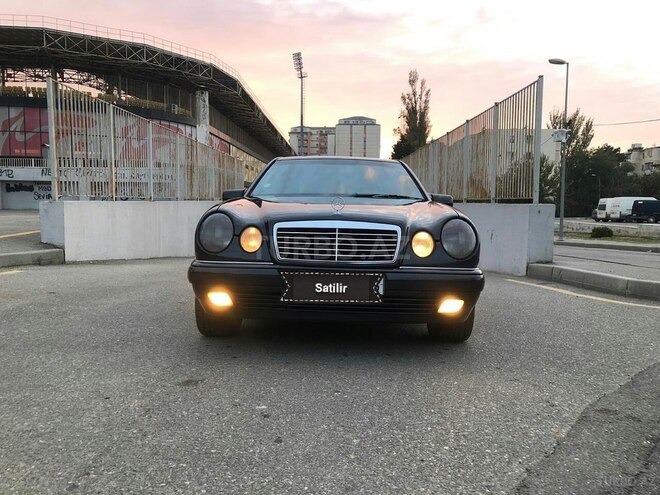 Mercedes E 220 1998, 295,000 km - 3.0 l - Bakı