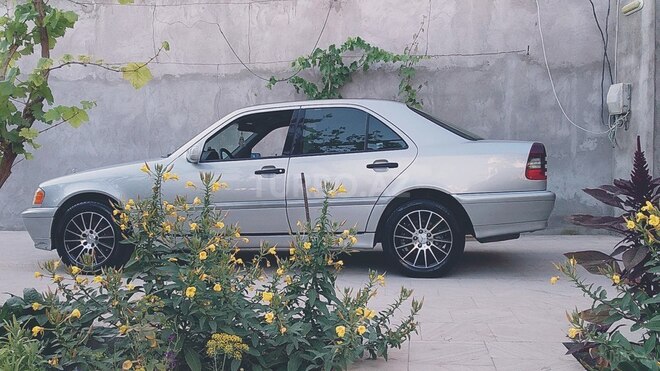 Mercedes C 230 1999, 181,000 km - 2.3 l - Bakı