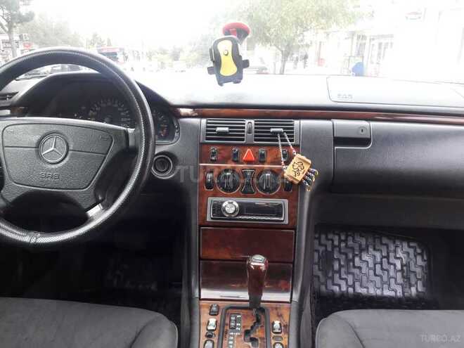 Mercedes E 200 1999, 285,000 km - 2.0 л - Bakı