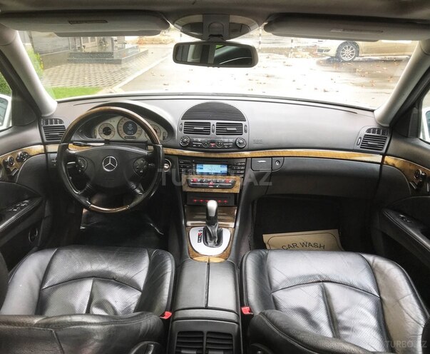 Mercedes E 320 2003, 257,000 km - 3.2 l - Bakı