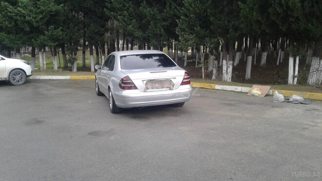 Mercedes E 220 2004, 352,156 km - 2.2 l - Bakı